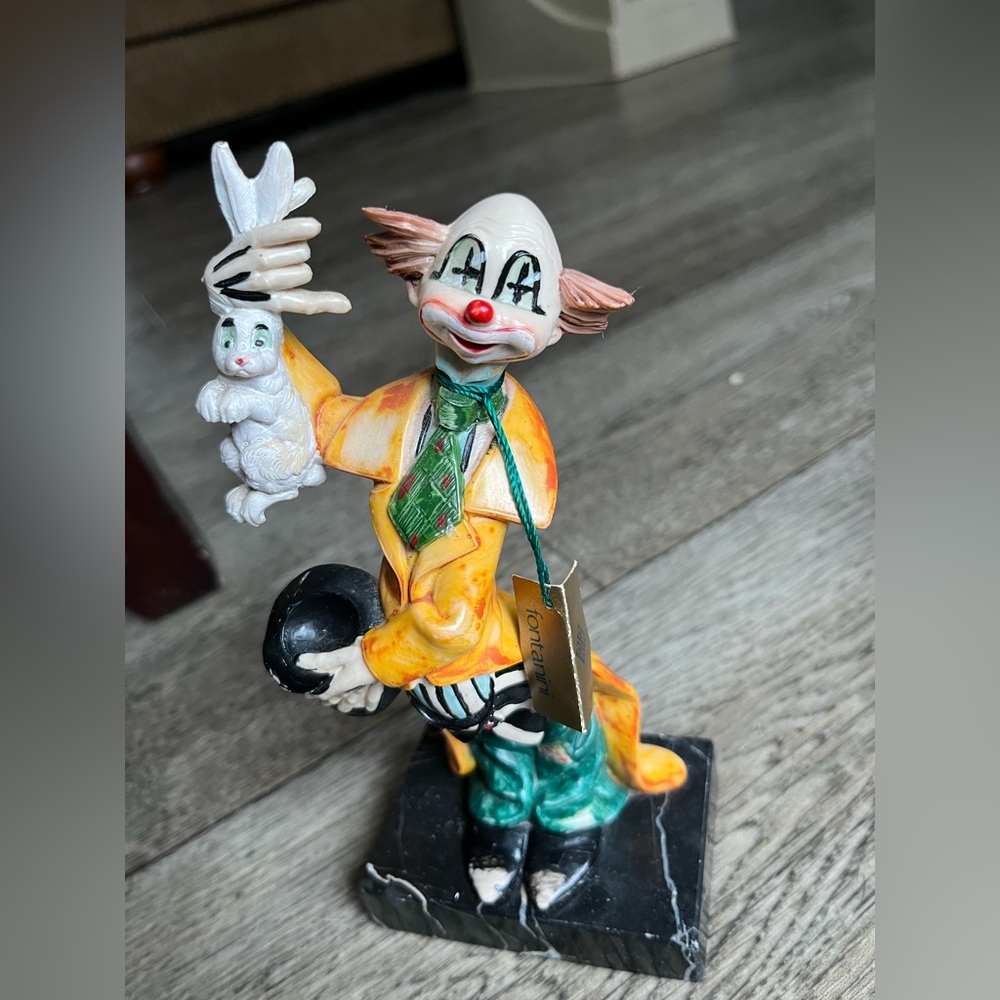 Fontanini 942 Depose Italy Colorful Rabbit in a Hat vintage Clown Figurine.